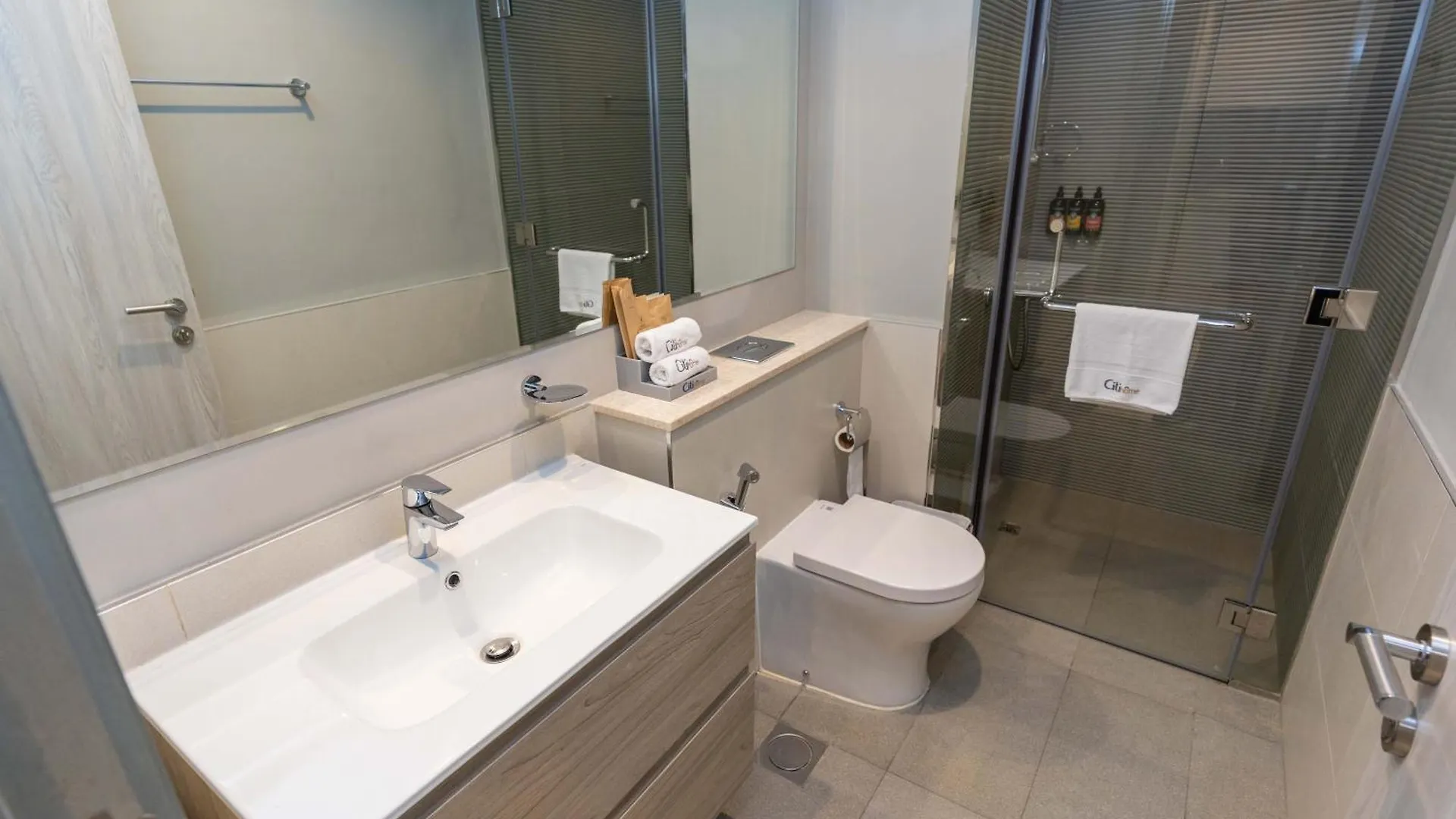 Citihome - 1Br In Business Bay With Dubai Canal Views 0*,